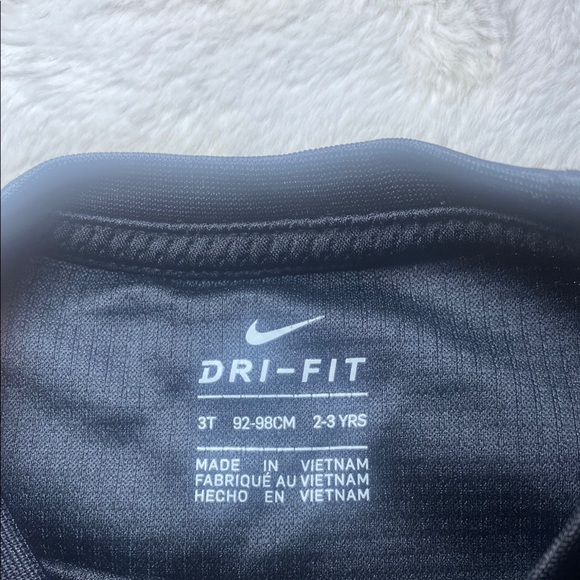 Nike Black Long Sleeve Tee with Iconic Swoosh - Picture 2 of 7